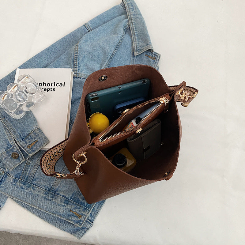 MIREILLE | SAC SEAU VINTAGE EN BANDOULIÈRE