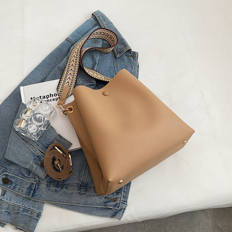 MIREILLE | SAC SEAU VINTAGE EN BANDOULIÈRE