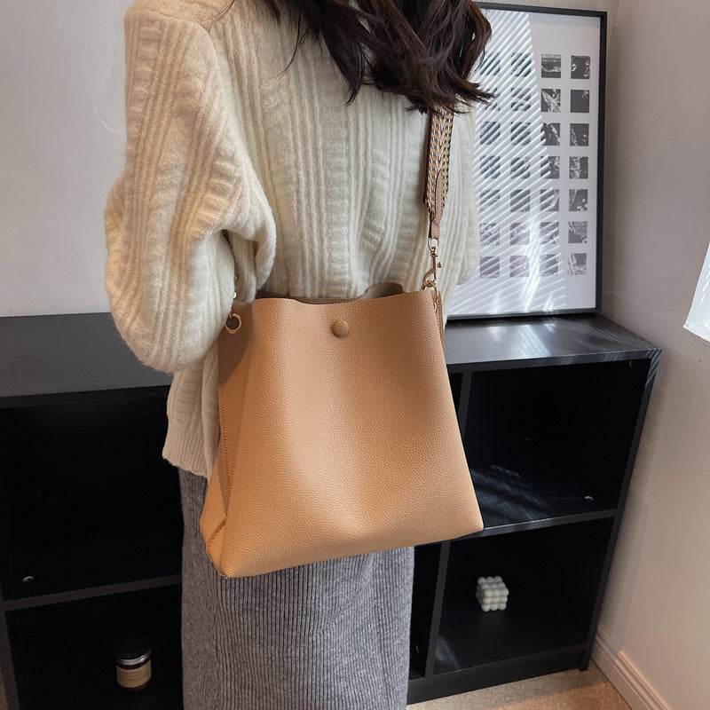 MIREILLE | SAC SEAU VINTAGE EN BANDOULIÈRE