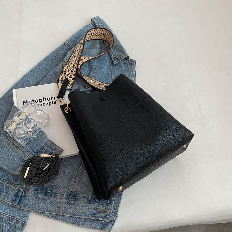 MIREILLE | VINTAGE CROSSBODY BUCKET BAG