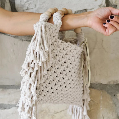 WHITE FRINGED HOOK BAG